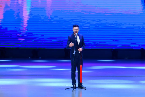 8.6“青春曲韵+军旗飘扬”优秀青年曲艺演员八一献礼主题晚会顺利举行325.png